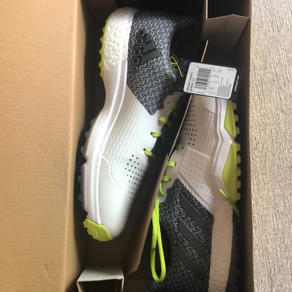 Men’s golf shoes